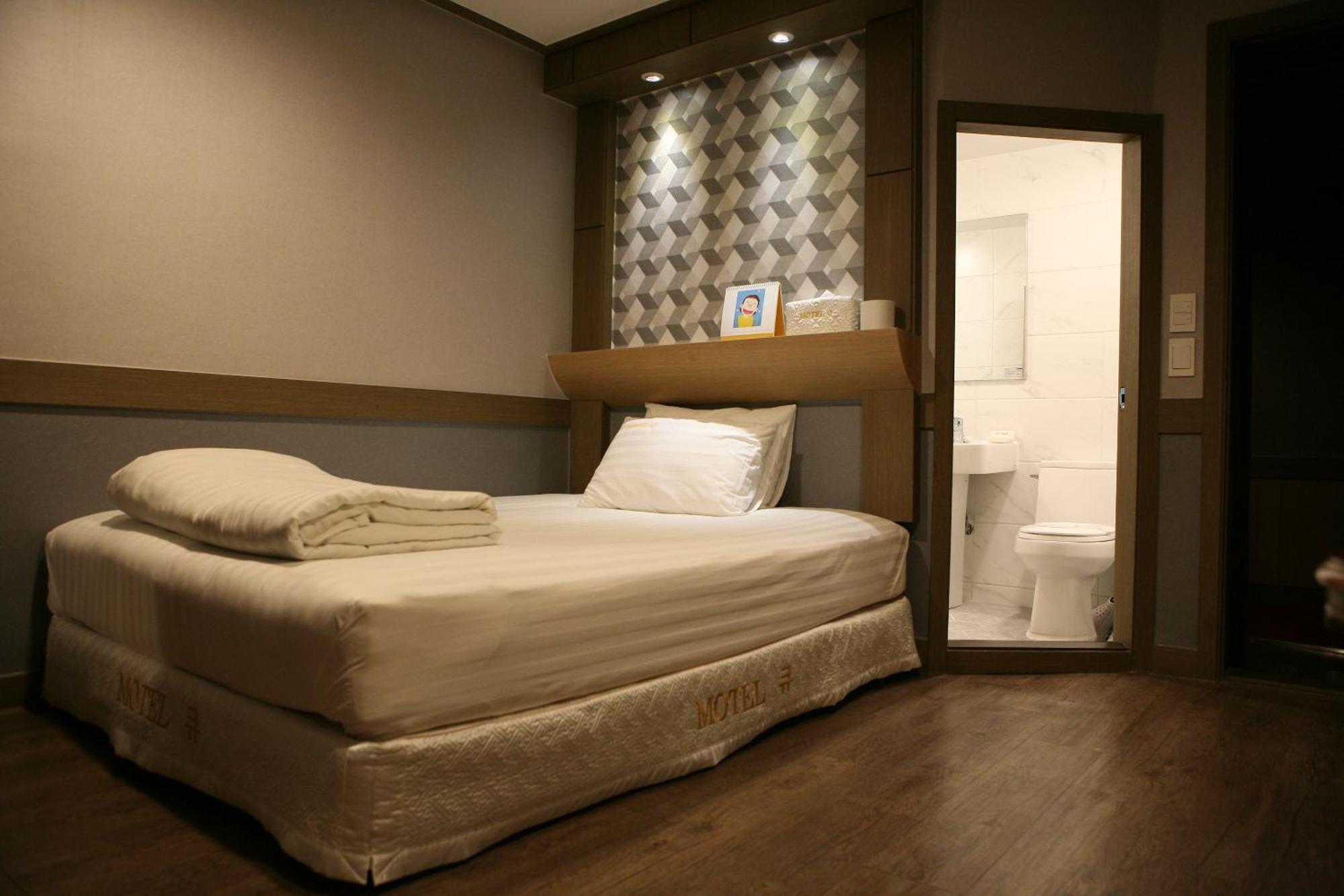 Hotel Q تشنتشون المظهر الخارجي الصورة