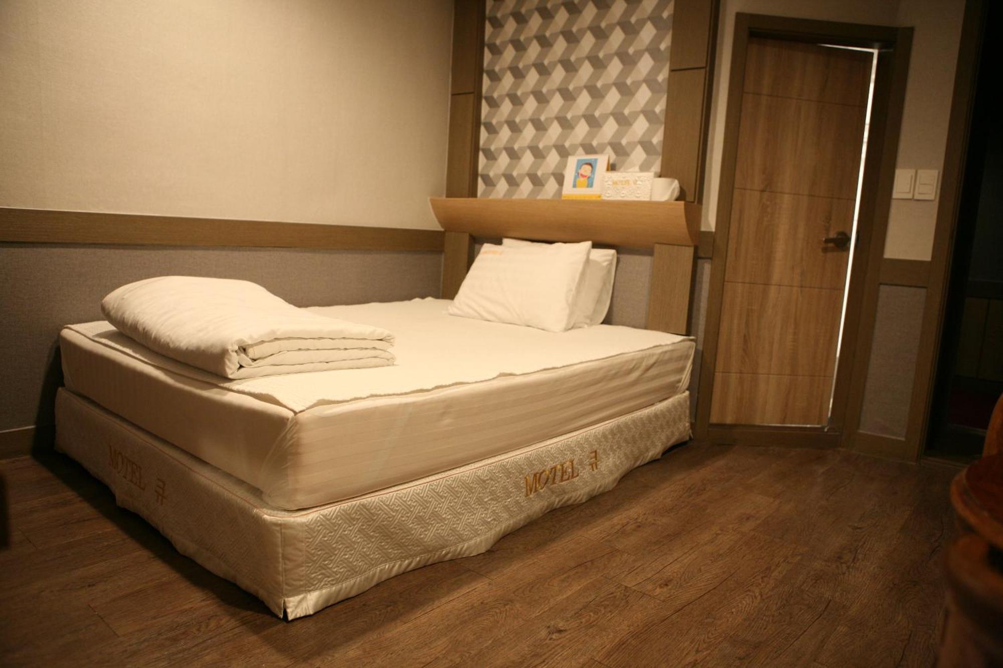Hotel Q تشنتشون المظهر الخارجي الصورة